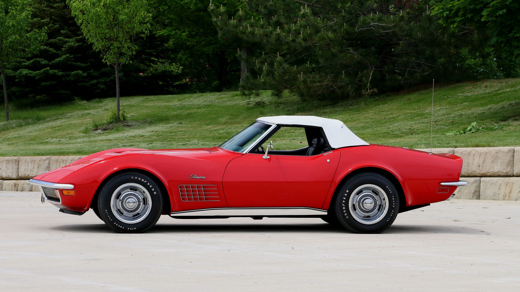 Click to Enlarge-Esc to Close Corvette Generations/C3/C3 1970 Red Conv side view.jpg